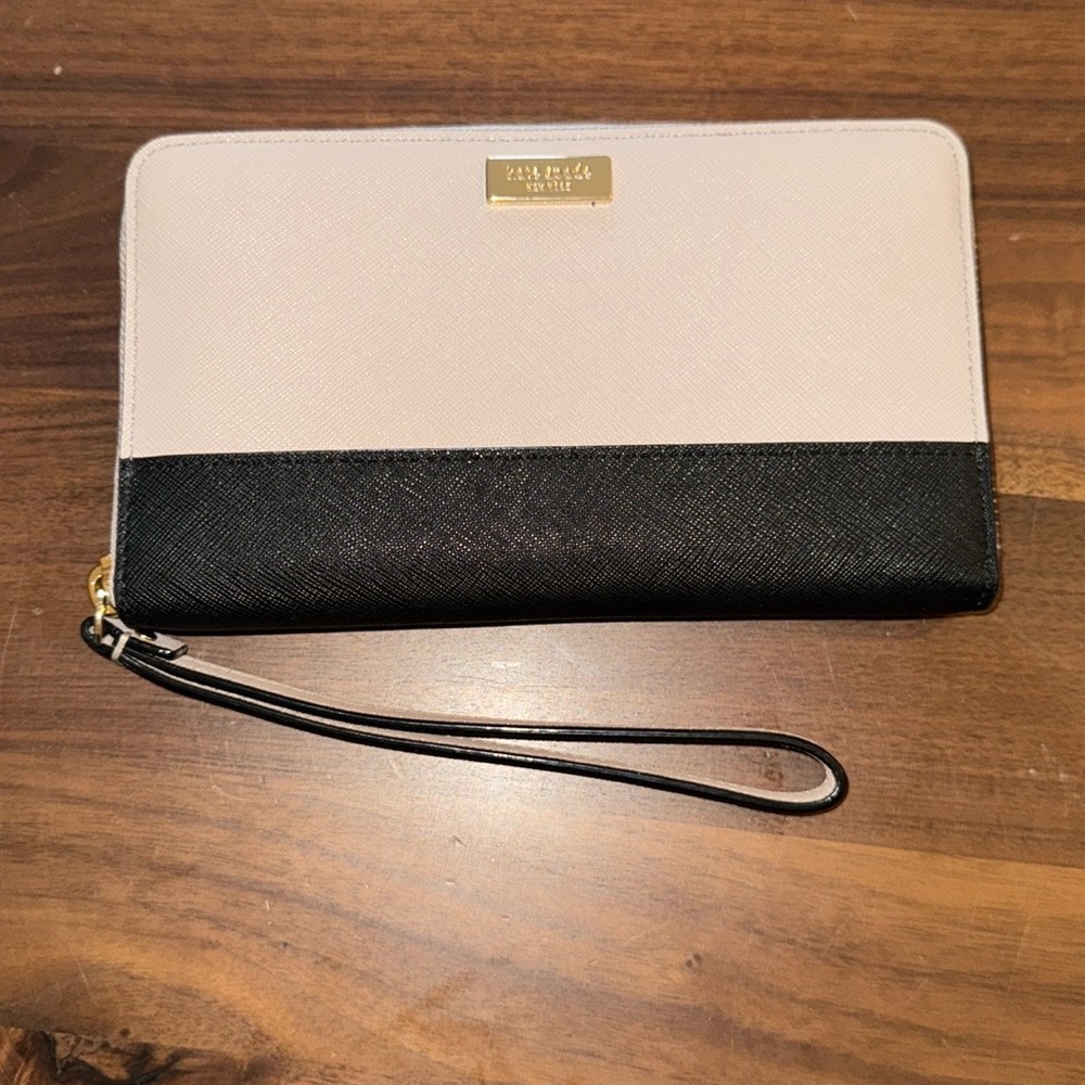 Kate Spade Black and Cream Wallet